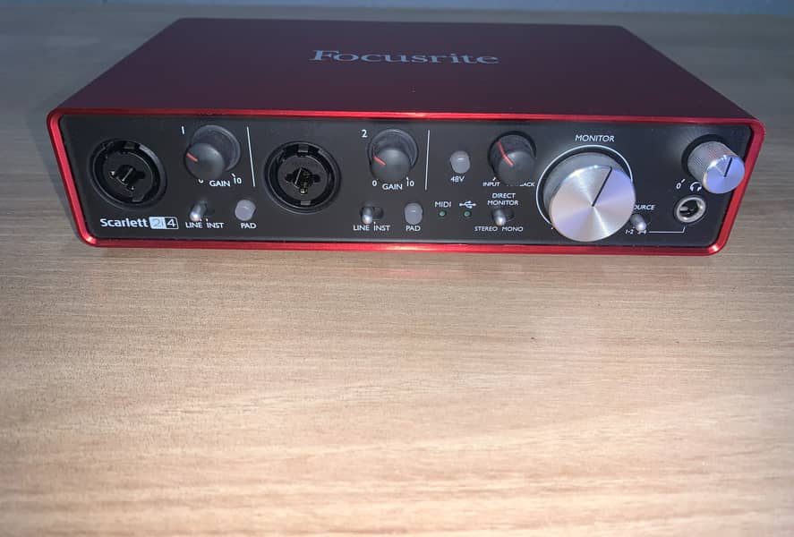 Focusrite Scarlett 2i4 (2nd Gen) 1