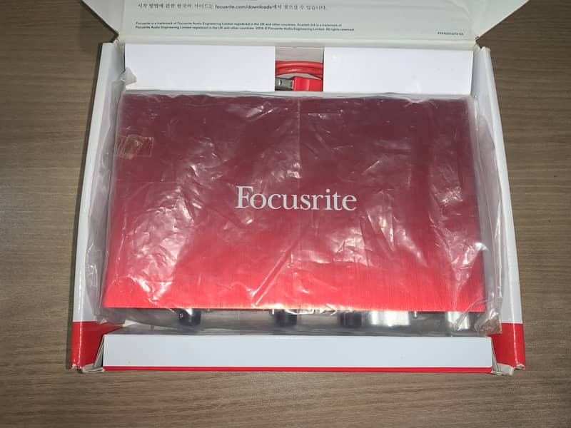 Focusrite Scarlett 2i4 (2nd Gen) 4