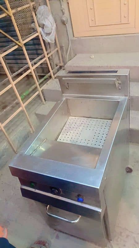 automatic fryer with tawa use for making brost and fries 2