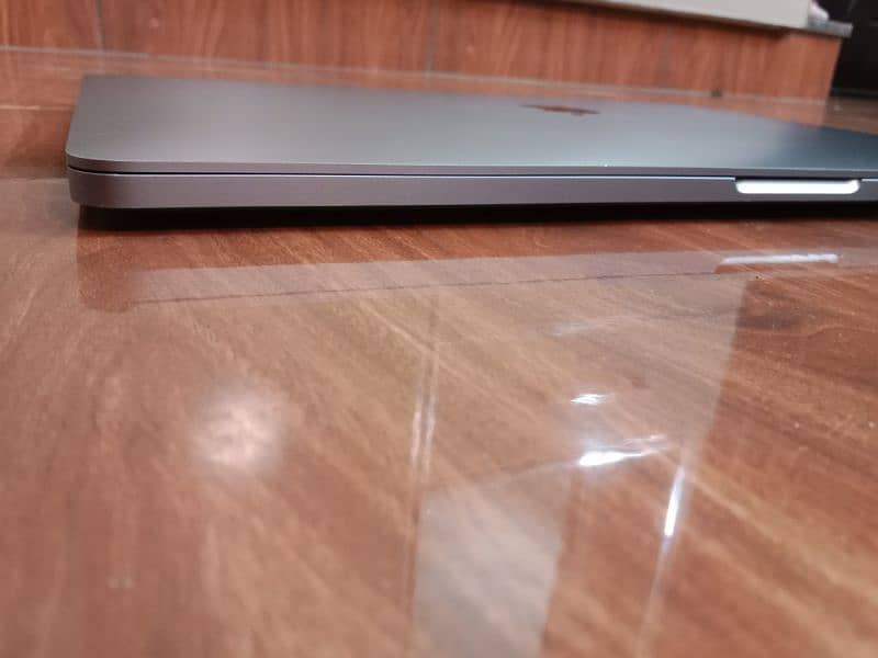 MacBook pro 2019_16"inch (16GB/512GB SSD) 3