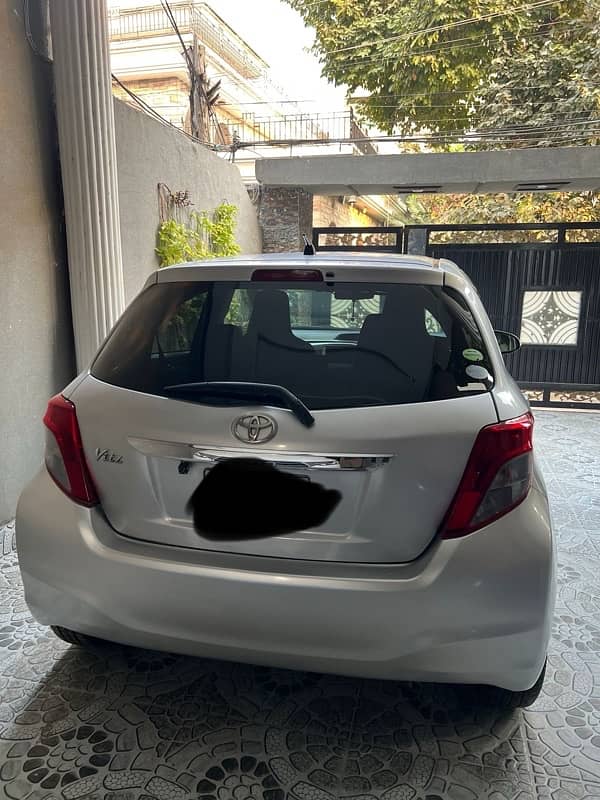 Toyota Vitz 2013 4