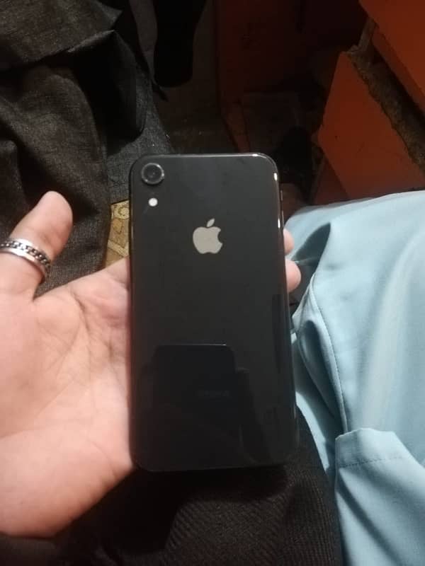 iphone xr 4