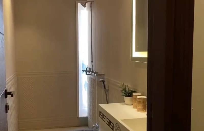 ULTRA LUXURY 2 BEDROOMS APARTMENT FOR SALE IN BAHRIA TOWN LAHORE PRIME LOCATION 6