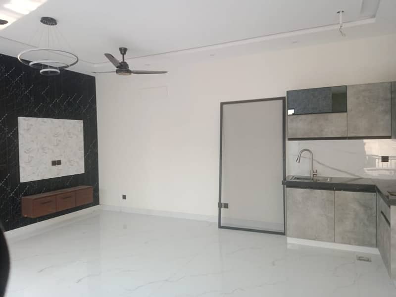 10 Marla House For Sale In Paragon City Lahore 3