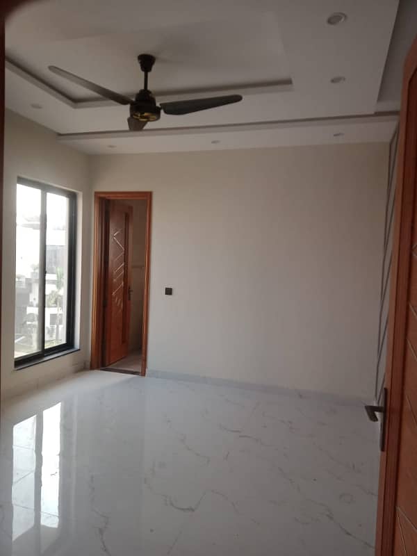 10 Marla House For Sale In Paragon City Lahore 6