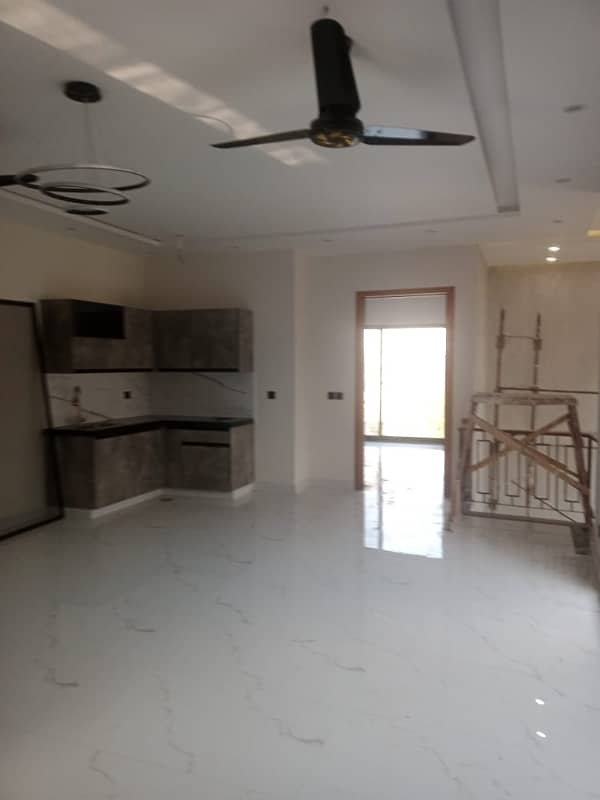 10 Marla House For Sale In Paragon City Lahore 9