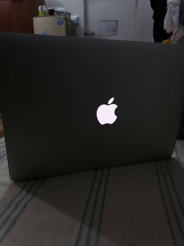 MacBook Air (13-inch, Mid 2013) 3