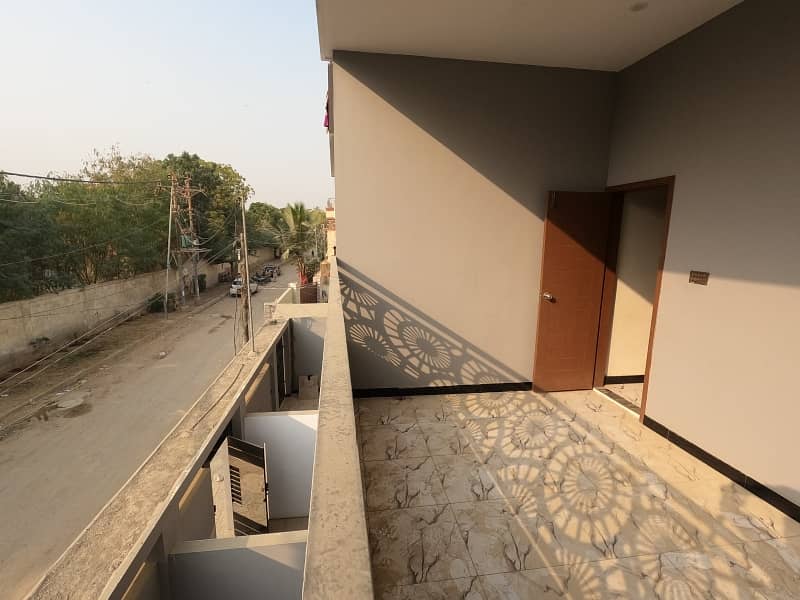 Prime Location Upper Portion For Sale In Beautiful North Karachi - Sector 11B 18