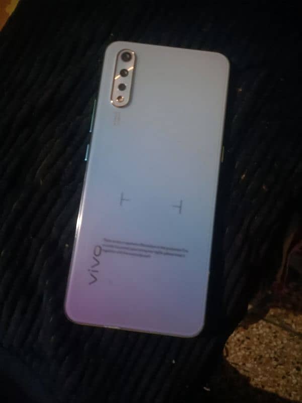 vivo s1 8/256 2