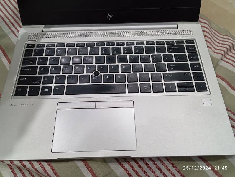 HP elitebook 840 G5 1