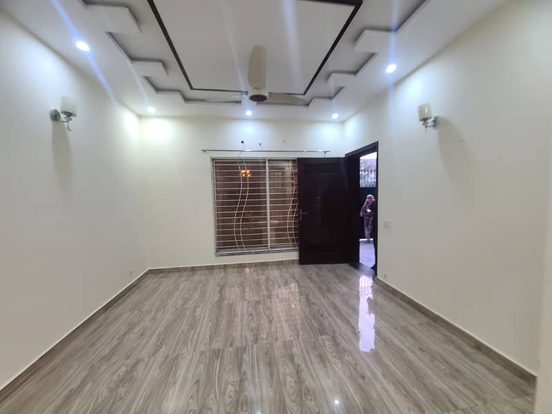 2250 Sqft Brand New Ground Floor Is Up For Rent 10