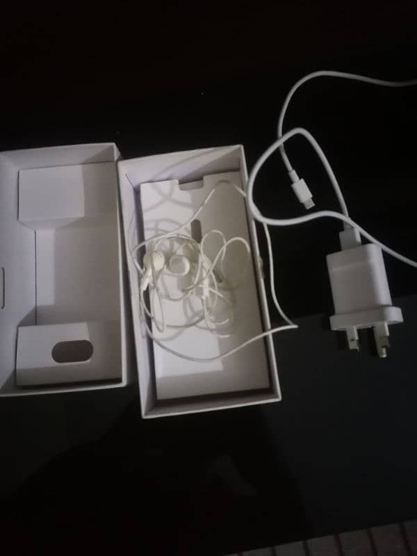 huawei y9s 6 128 gb  with caplete box k sth 3