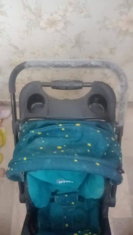 urgent sale new stroller brand (tinnies) 0