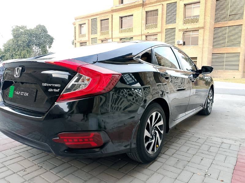 Honda Civic Oriel 2018 10