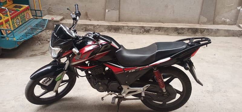 HONDA CBR 150 contact no 03424673819 0