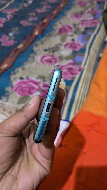 one plus 8 5g. 10/10 condition 3