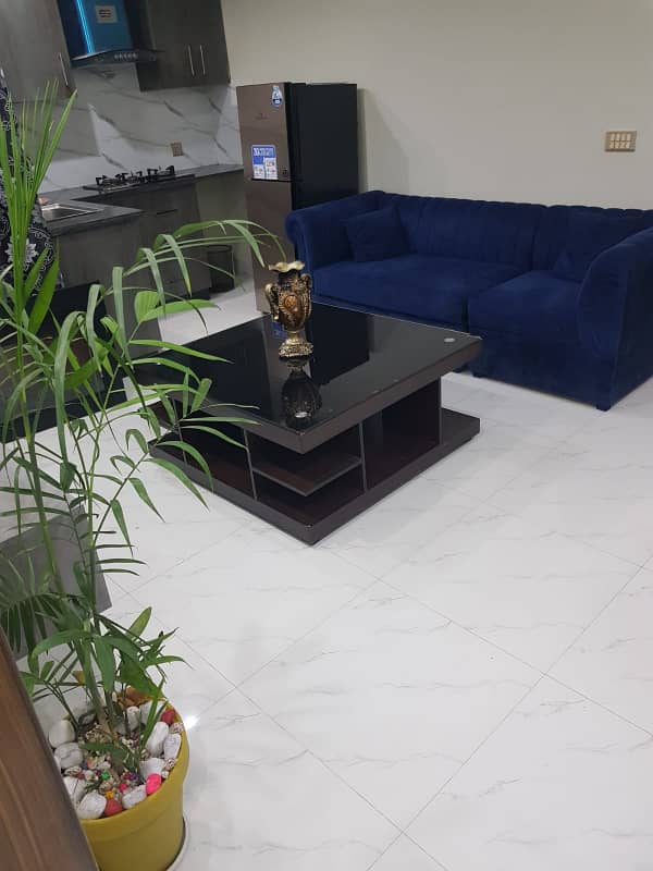 Furnish laxry apartment bahria town lahore par day weekly available for rent 0