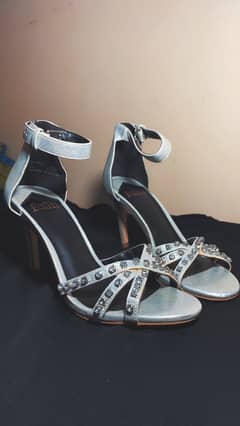 silver heel in new condition