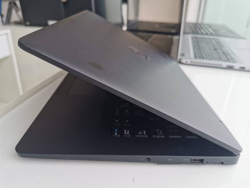 Dell Latitude E7270 Core i7 6th Generation 1