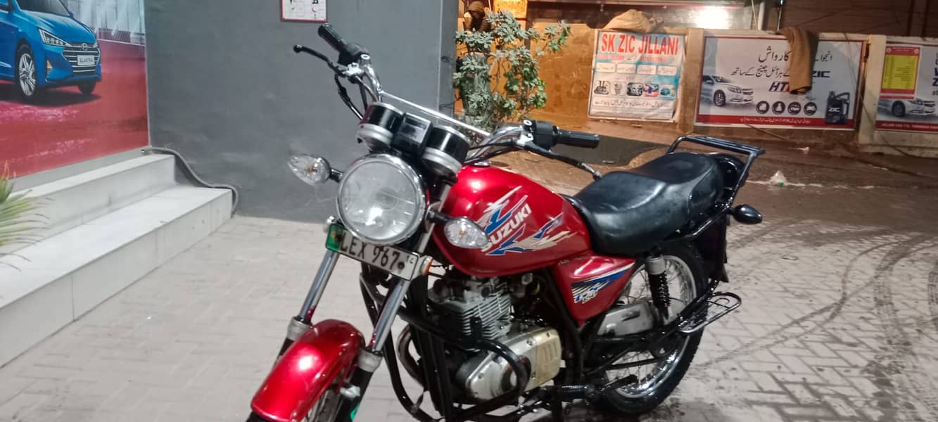 Suzuki GS 150 2014 4