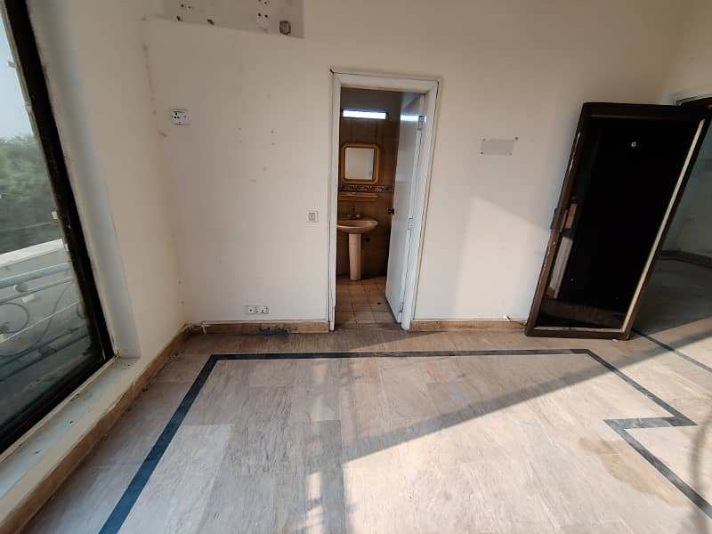 4 Marla 2nd Floor For Rent In DHA Phase 2 Block T Lahore 2