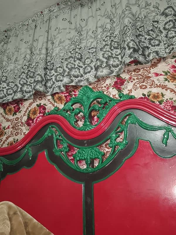 King size bed beautiful condition. 0/3/1/1/4/8/4/9/7/2/3 0