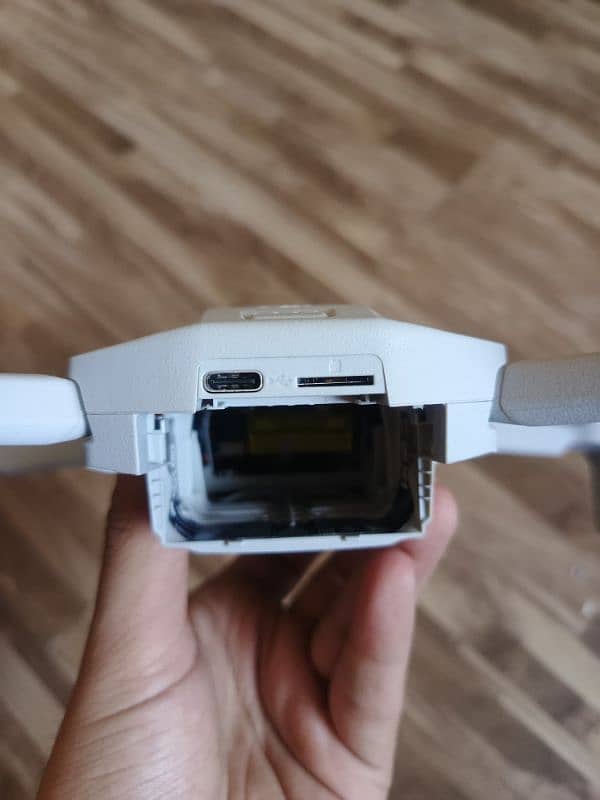 dji mini 4 pro combo plus with hard case 5