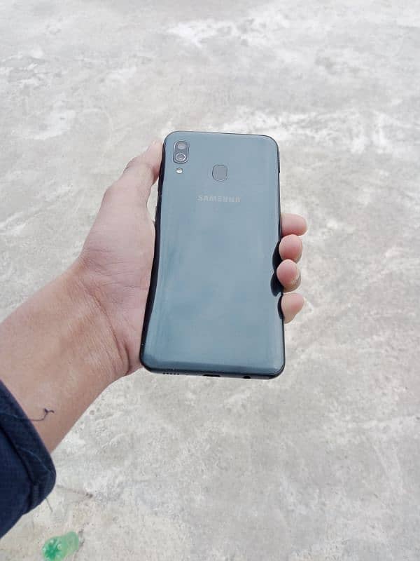 SAMSUNG GALAXY A30 5