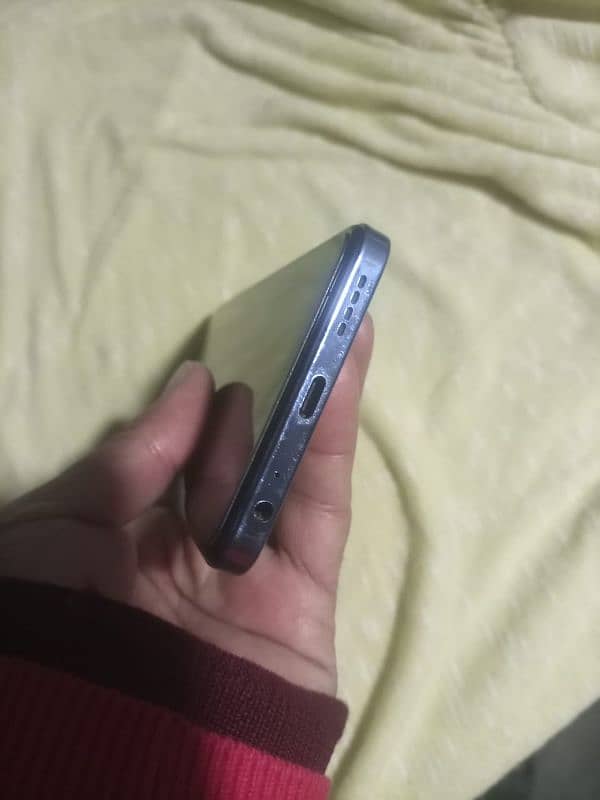 infinix hot 40 PTA proof 8. RAM 128. ROM all ok no open condition 10. 9