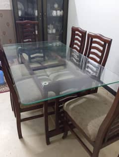 Dining Table with 6 wooden Chairs