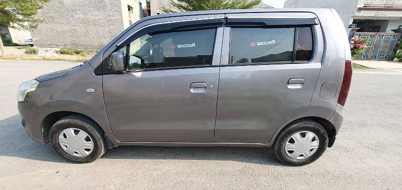 Suzuki Wagon R 2017 12