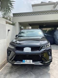 Toyota Fortuner Legender 2022