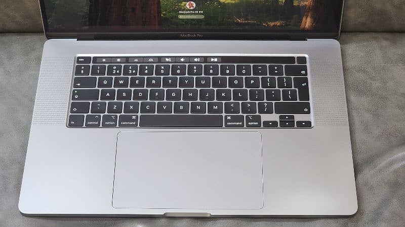 MacBook Pro 2019 i7 32GB 512GB 16" 1