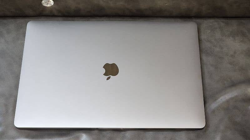 MacBook Pro 2019 i7 32GB 512GB 16" 3