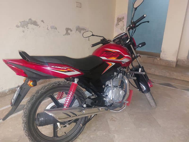 Honda CB125F  | 2024 model  |  3500 kms running 8