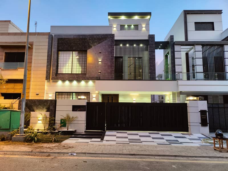 Luxurious Designer 10 Marla Brand New House For Sale in Bahria Town Lahore 2