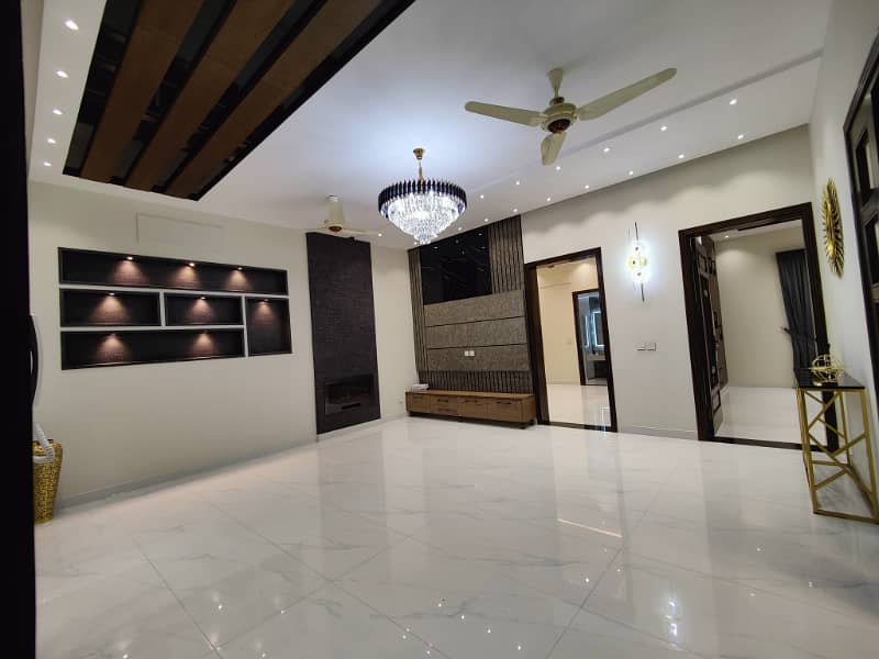 Luxurious Designer 10 Marla Brand New House For Sale in Bahria Town Lahore 5