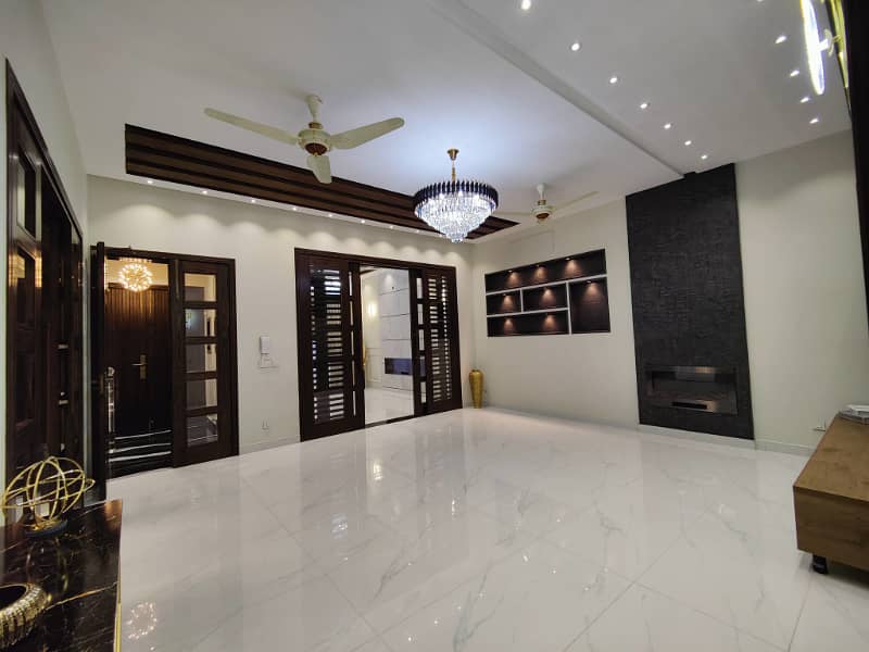 Luxurious Designer 10 Marla Brand New House For Sale in Bahria Town Lahore 6