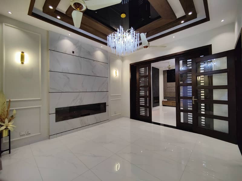 Luxurious Designer 10 Marla Brand New House For Sale in Bahria Town Lahore 11