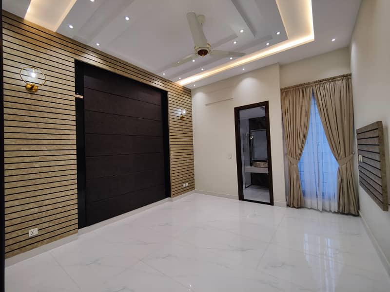 Luxurious Designer 10 Marla Brand New House For Sale in Bahria Town Lahore 21