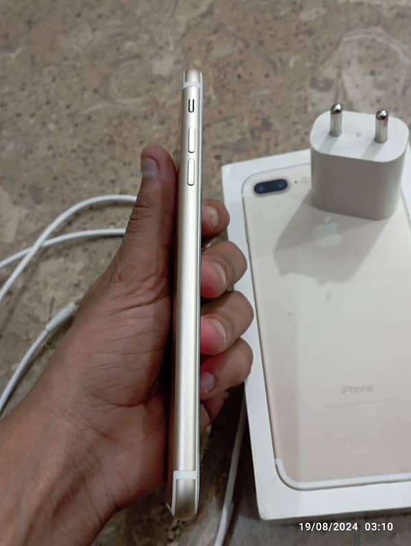 I Phone 7 Plus PTA approved with box and charger 6