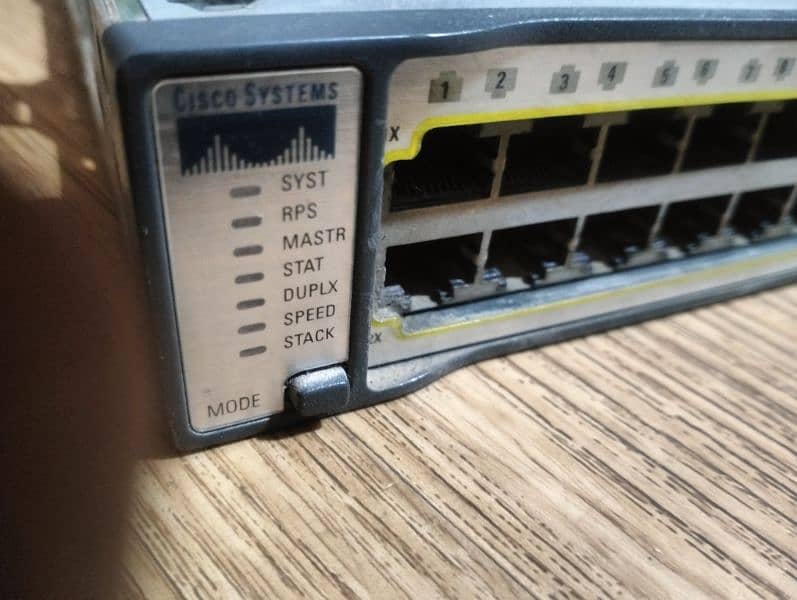 OLT 8 PON PORTS V1600D8 with 8 Vsol original SFP with box 4