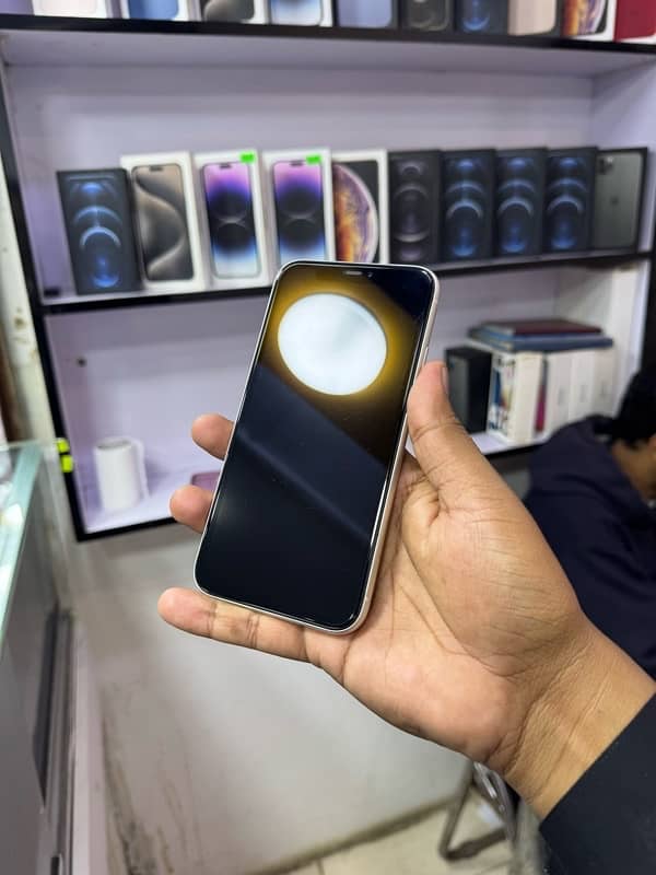 iPhone 11 Non pta Jv 64gb 4