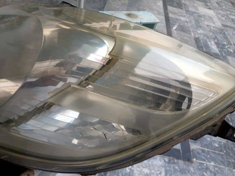 Vitz Headlight 4