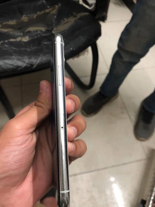 I phone 11pro 256GB NON PTA 4