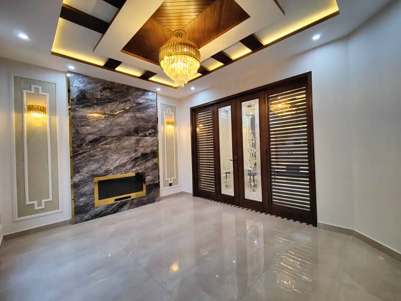 Luxurious Designer 10 Marla Brand New House For Sale in Bahria Town Lahore 7