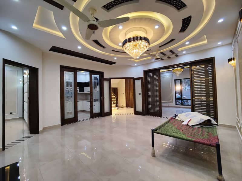 Luxurious Designer 10 Marla Brand New House For Sale in Bahria Town Lahore 8