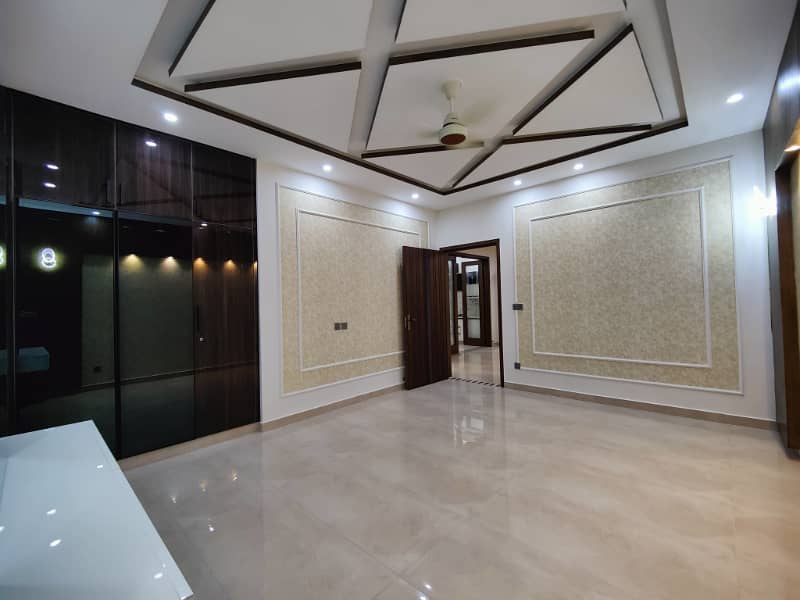 Luxurious Designer 10 Marla Brand New House For Sale in Bahria Town Lahore 15