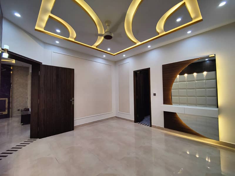 Luxurious Designer 10 Marla Brand New House For Sale in Bahria Town Lahore 24