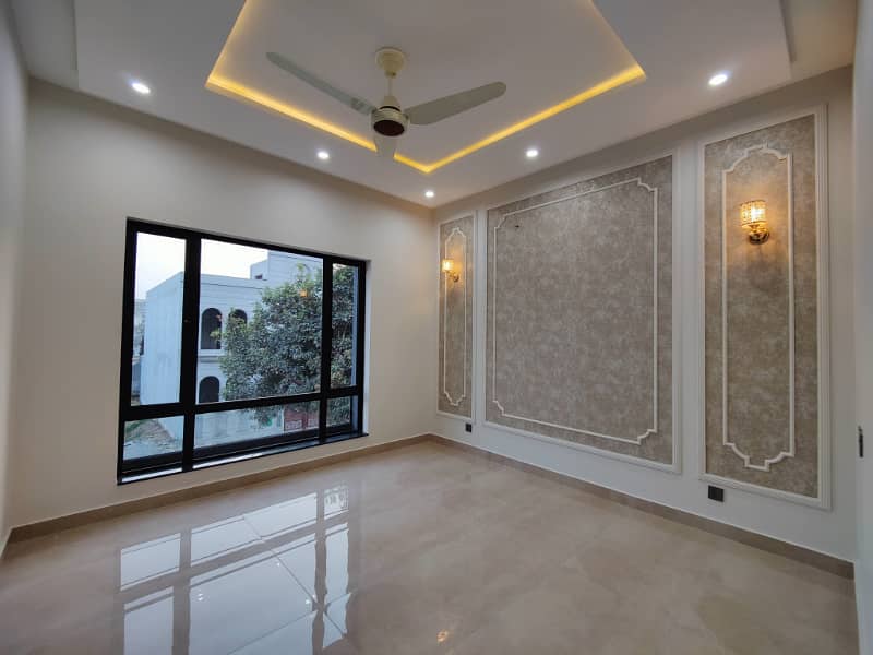 Luxurious Designer 10 Marla Brand New House For Sale in Bahria Town Lahore 38